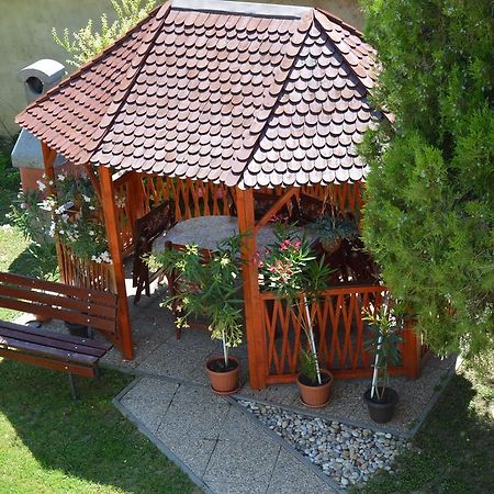 Apartman Aniko Vendeghaz Гаркань Номер фото