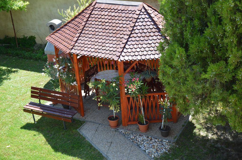 Apartman Aniko Vendeghaz Гаркань Номер фото