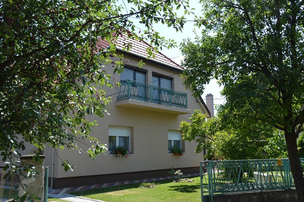 Apartman Aniko Vendeghaz Гаркань Екстер'єр фото